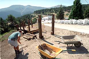Obras en el parque natural del macizo de Peñalara el pasado agosto.