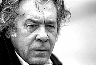 Paco Ibáñez, ayer, durante la entrevista en un hotel de Granada.