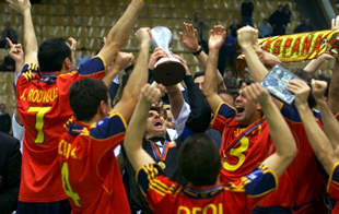 España se proclama campeona de Europa tras imponerse en la final a Ucrania (2-1)