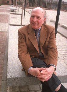 Imre Kertesz, ayer, en la Residencia de Estudiantes.
