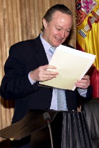 Josep Piqué, ministro de Asuntos Exteriores, ayer en el Congreso.