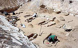 Un aspecto de las tumbas romanas halladas en Cádiz.