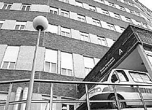Fachada del hospital de Cruces, en Barakaldo, en una imagen de archivo.