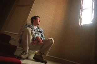 Sergi López, en el castillo de Viñuelas, en Madrid, donde rueda  Sólo mía , un filme sobre malos tratos a las mujeres.