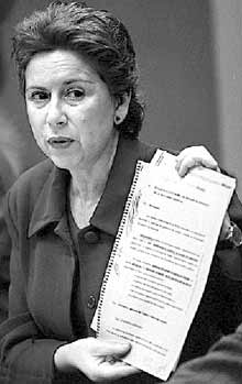 Magdalena Álvarez, ayer, en Sevilla.