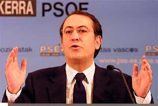 El secretario general de los socialistas vascos, Nicolás Redondo Terreros, ayer en Bilbao.