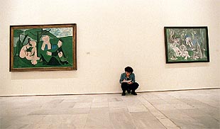 Dos cuadros de la serie  El almuerzo campestre, según Manet,  de Picasso, fechados en 1960 (izquierda) y 1961, que forman parte de la exposición.
