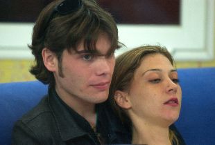 Los concursantes de  Gran Hermano  Carlos Navarro y Fayna Bethencourt, en un momento relajado del programa.