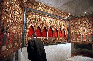 Detalle del interior del tríptico-relicario del Monasterio de Piedra, de 1390, entregado a la Real Academia de la Historia en 1851.rnBusto de Gaspar Melchor Jovellanos, de Ángel Monasterio (1809).