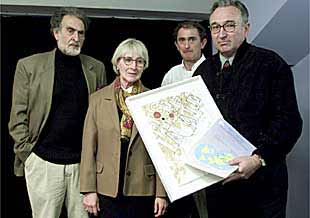 El catedráfico de Pensamiento Político Antonio Elorza recibió ayer el primer premio de la Fundación José Luis López de Lacalle.