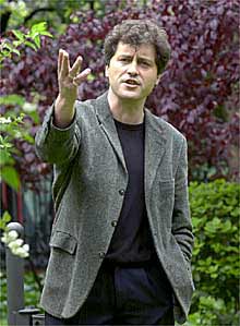 El escritor Manuel Rivas, ayer en Madrid.