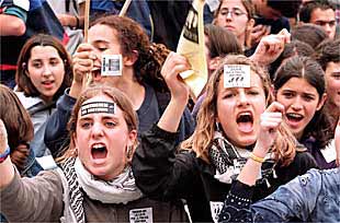 Manifestación de estudiantes de secundaria en Barcelona, en marzo, contra las reformas educativas del Gobierno.