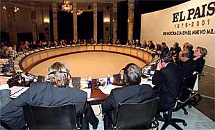 Un momento del debate sobre  La democracia en el nuevo milenio,  celebrado ayer en el Círculo de Bellas Artes de Madrid.