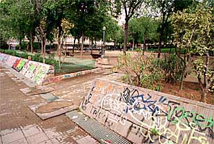Estado actual de los jardines de Can Cuiàs, situados en la calle del Marquès de Sentmenat, en Les Corts.
