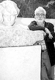 Ángel González, ayer, en el Museo de Bellas Artes de Bilbao.