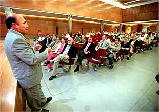 Los miembros la Junta de Gobierno de la Politécnica, en la sesión extraordinaria celebrada ayer.