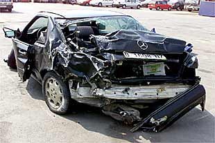 Estado en el que quedó el coche de Urruti tras el accidente.