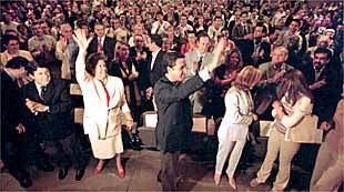 El presidente Eduardo Zaplana y otros cargos del PP, ayer durante la convención del partido.