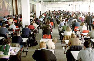 Examen de oposición para personal de oficios del Ayuntamiento de Madrid, el pasado 9 de mayo.