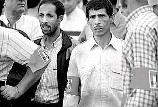 Palestinos residentes en Valencia se manifestaron ayer contra la política del nuevo dirigente de Israel, Ariel Sharon.