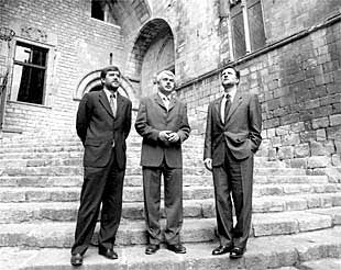 Francesc Antich, Pasqual Maragall y Marcelino Iglesias, en la plaza del Rei de Barcelona.