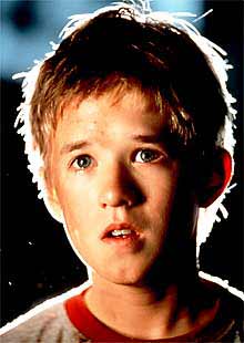 Haley Joel Osment (David), en una escena de la película  AI .