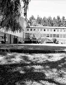Exterior de las instalaciones del centro de Loiu.