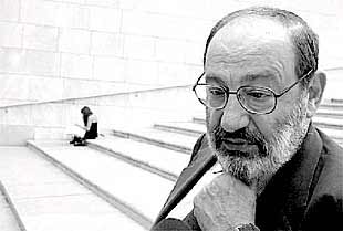 Umberto Eco, ayer en el museo Guggenheim.
