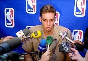 Pau Gasol, en un momento de la conferencia de prensa que concedió ayer en Nueva York.