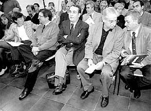 Reunión de la cúpula del PSE en Rentería, en abril pasado, para tratar la renuncia de los ediles.