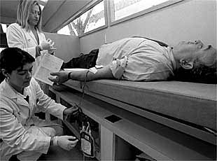 Interior de un autobús de donación de sangre, en una foto de archivo.
