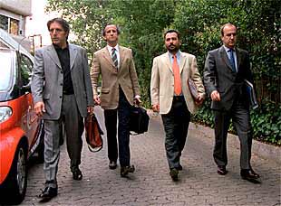 Los representantes del SEPLA Fernando Rodríguez, Jaime Lacasa, Andoni Nieto y Pedro Durán se dirigen a las negociaciones.