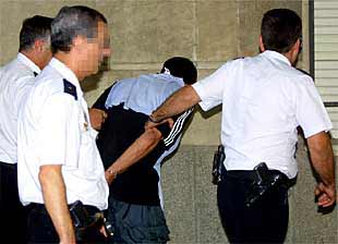 El sospechoso del asesinato de Torreblanca, ayer, a la salida de los juzgados de Sevilla.