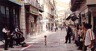 Un cuarteto musical en la calle Sierpes de Sevilla.