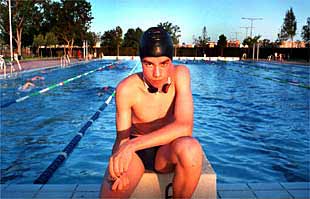 Francisco Moncho, en la piscina municipal de Mislata.