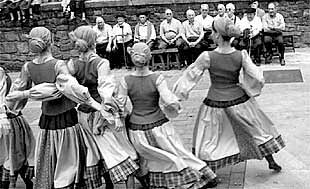 Un momento del homenaje de ayer a los  arrantzales  jubilados.