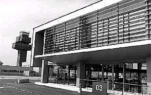 La nueva terminal para vuelos regionales del aeropuerto de El Prat, dispuesta para su funcionamiento. 