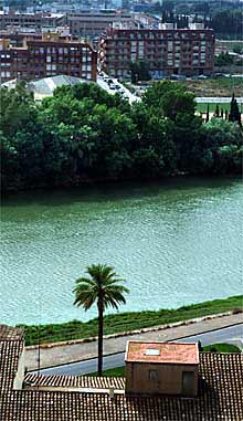El Ebro, a su paso por Tortosa