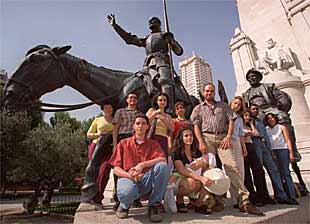 Becarios de la AECI afectados por la reducción de la duración de las becas.