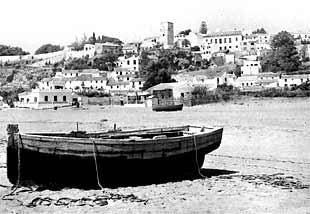 La playa de La Carihuela, en Torremolinos, en los años cincuenta.