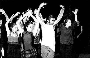 La compañía de Rafael Amargo, durante un ensayo del montaje  Amargo .