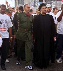 Fidel Castro y Hasan Jomeini, en La Habana el pasado 26 de julio.