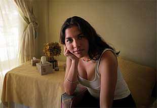 Gina López en su apartamento, en Valencia.