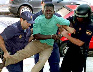   Captura masiva de inmigrantes africanos en Barcelona   