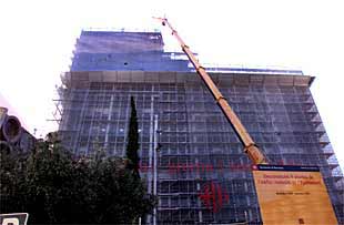 Recta final del derribo de cuatro plantas del Ayuntamiento de Barcelona