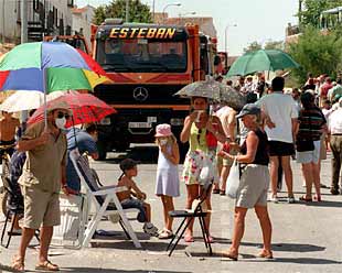 Motín vecinal en Torres de la Alameda contra una incineradora de 'vacas locas'