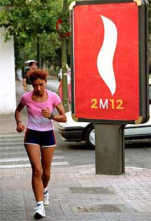 La llama olímpica de Madrid llega al mobiliario urbano