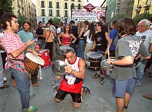 Un momento de la manifestación en protesta del desalojo del centro   okupado   El Laboratorio II.