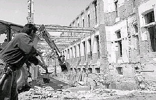 Osakidetza ignora si el derrumbe del pabellón alargará las obras en Basurto