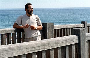 Pedro Arrojo, profesor de Economía del Agua en Zaragoza, en Fontibre (Santander).